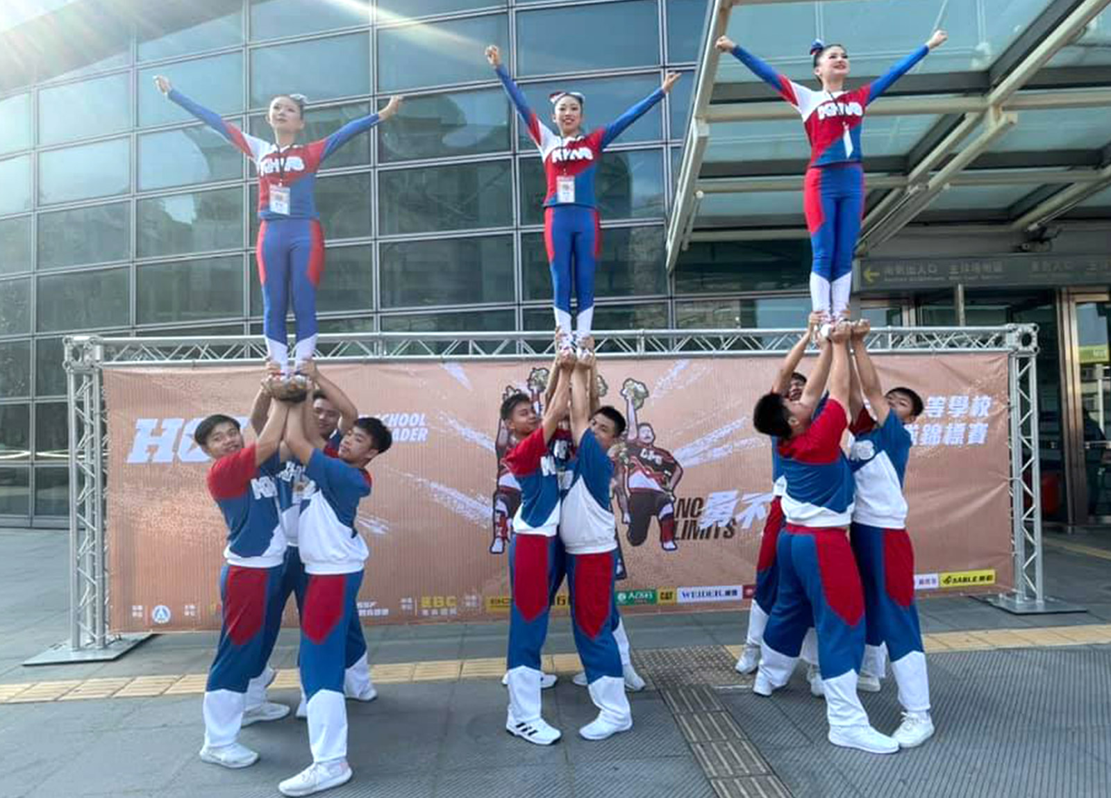 Image gallery marquee